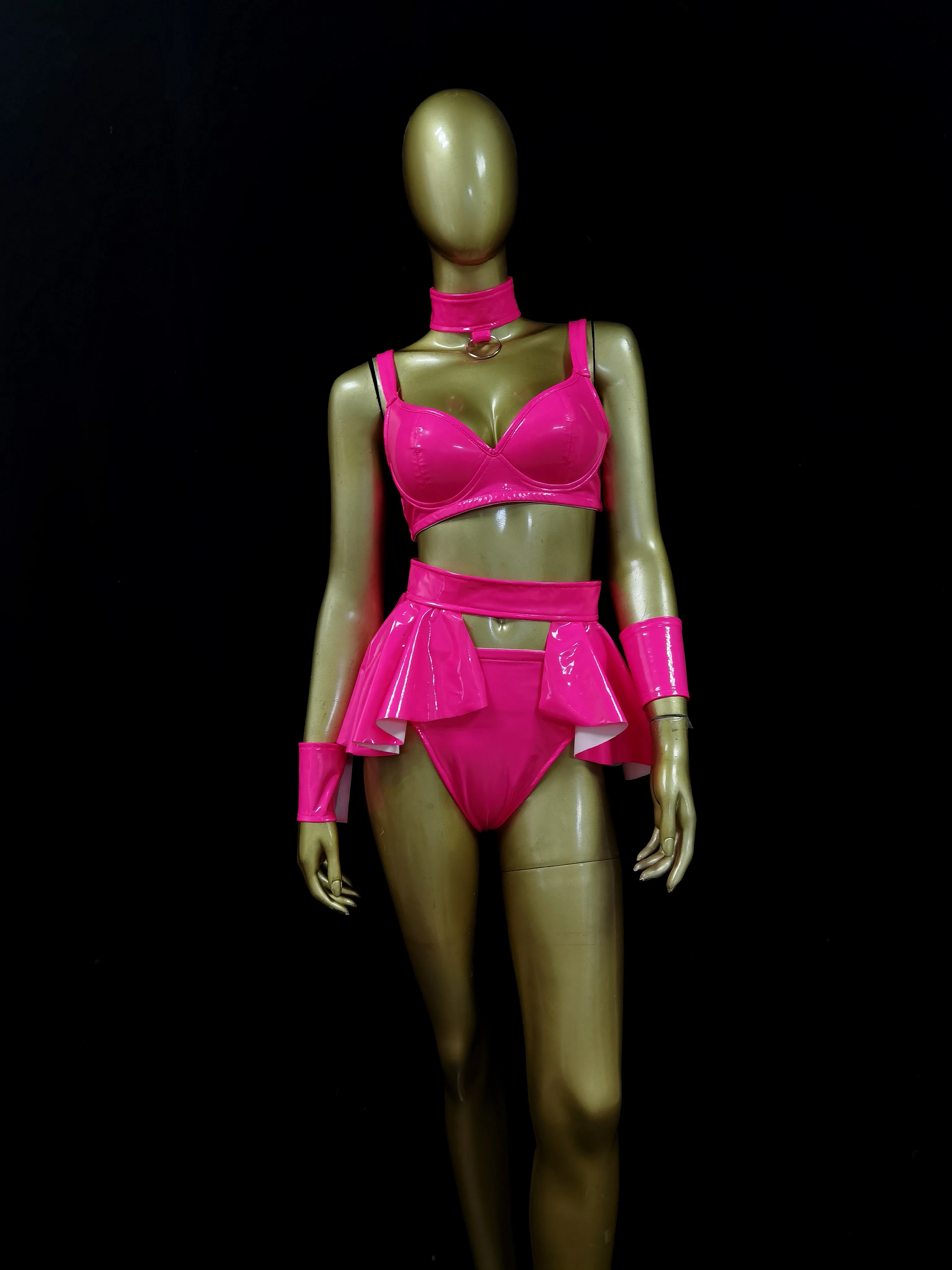 Bar performance clothes Sexy fluorescent elastic patent leather split suit Female singer lead dance clothes Stage clothes
Bar performance clothes Sexy fluorescent elastic patent leather split suit Female singer lead dance clothes Stage clothes