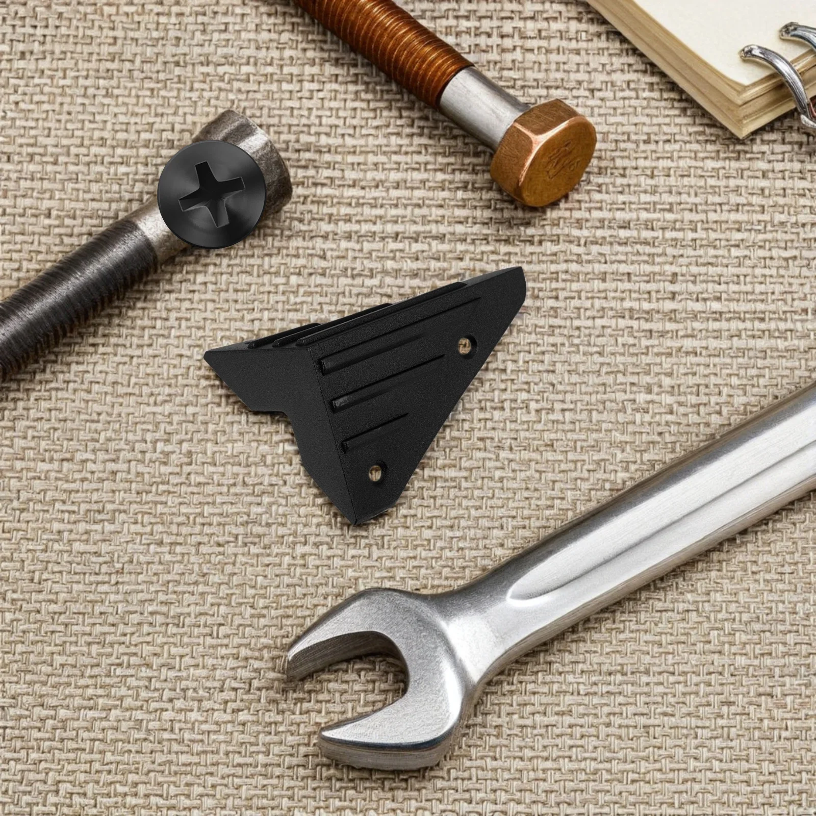 8Pcs Corner Protectors for Speaker Cabinets Strong Plastic Edge Guards Right Angle Design Full Coverage Stage Audio Protection
8Pcs Corner Protectors for Speaker Cabinets Strong Plastic Edge Guards Right Angle Design Full Coverage Stage Audio Protection