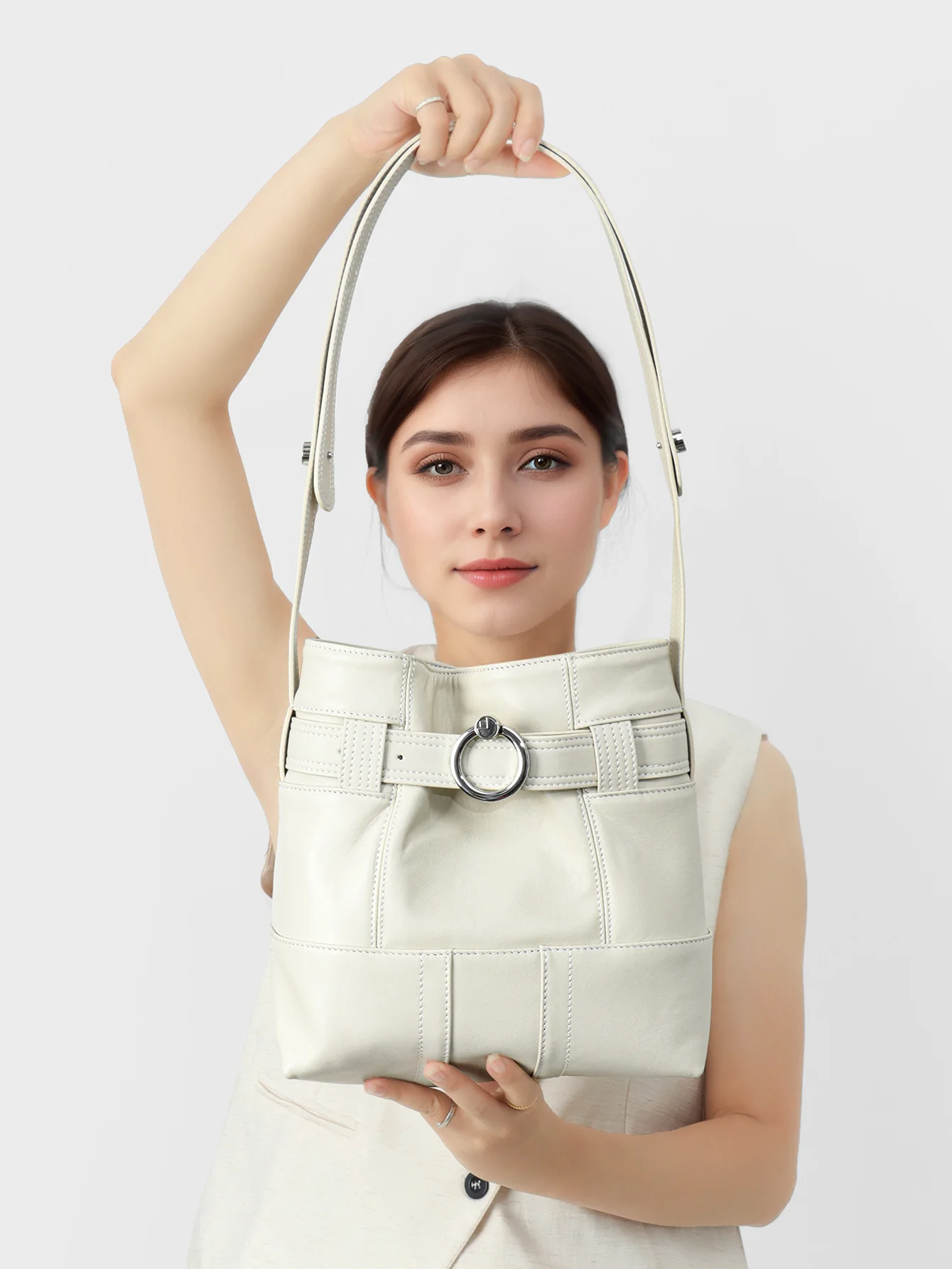 Korean niche handbag, 2026 new arrival, unique design women's genuine leather shoulder underarm bag, crossbody bucket bag
Korean niche handbag, 2026 new arrival, unique design women's genuine leather shoulder underarm bag, crossbody bucket bag