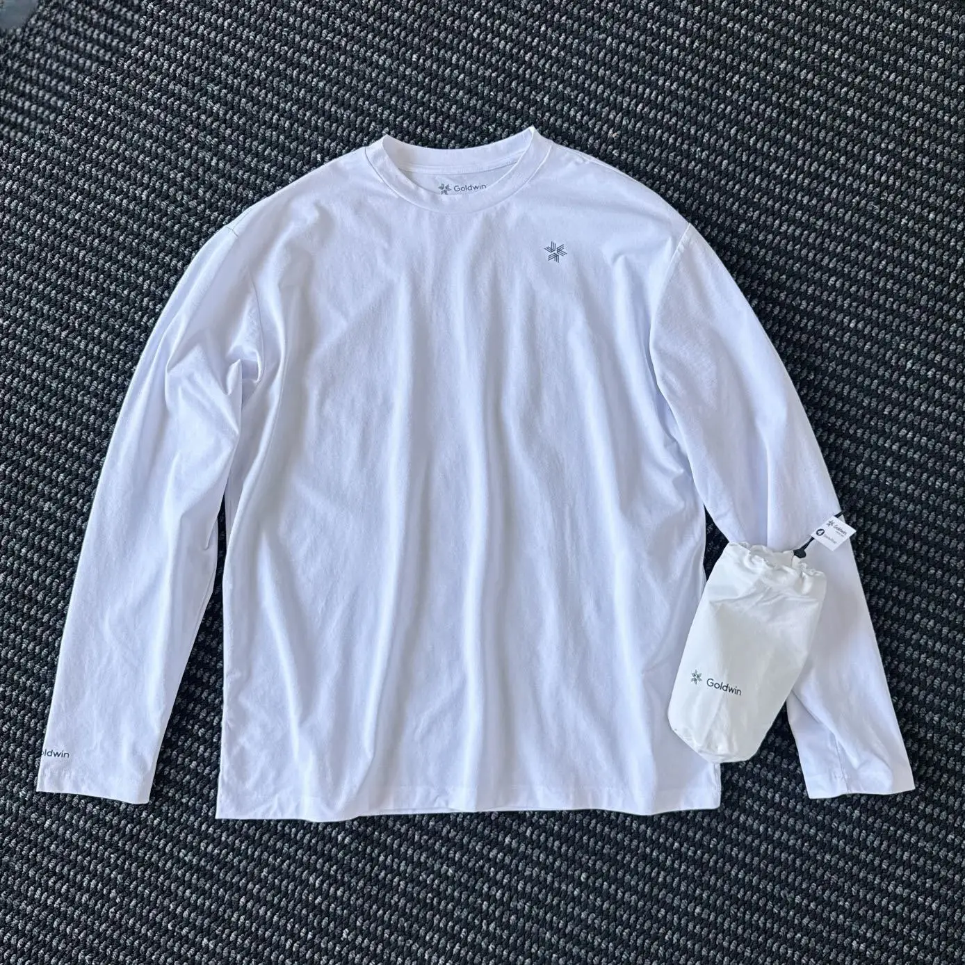 Футболка с длинным рукавом Goldwin, простой принт, размер, футболка в японском стиле для мужчин и женщин, высококачественная быстросохнущая тонкая футболка с мешком для пыли
Футболка с длинным рукавом Goldwin, простой принт, размер, футболка в японском стиле для мужчин и женщин, высококачественная быстросохнущая тонкая футболка с мешком для пыли