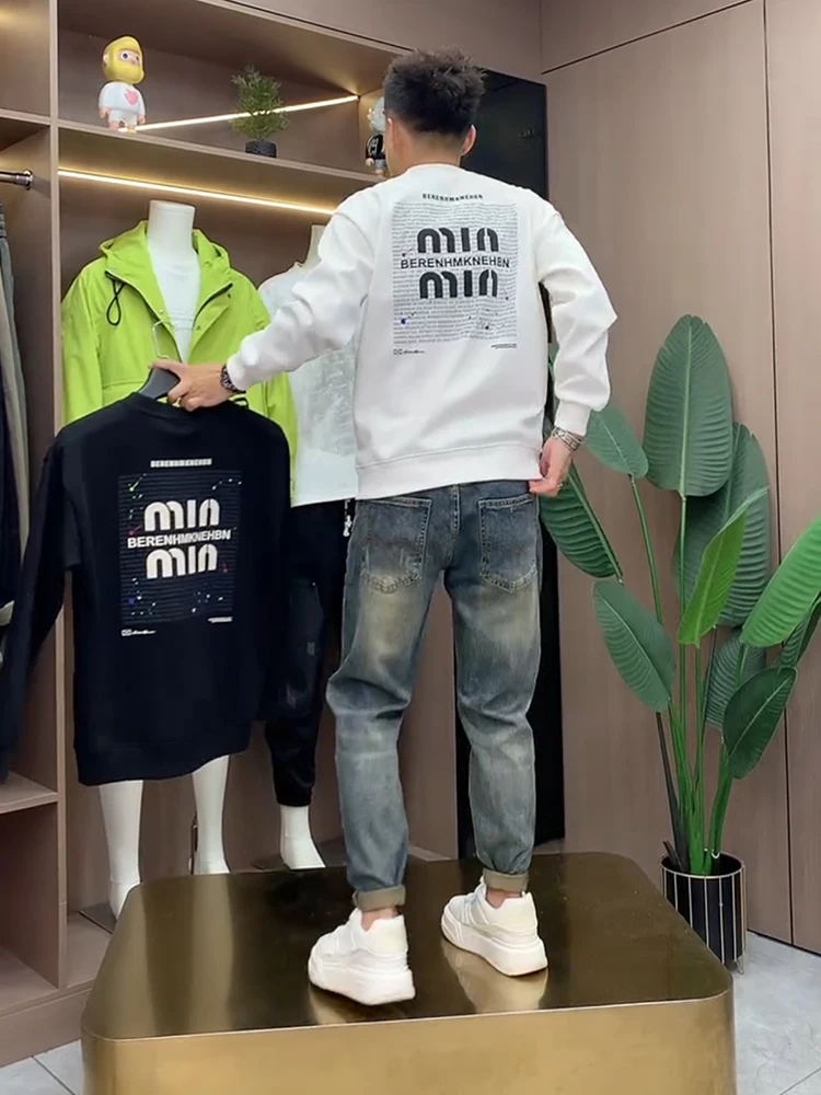 Модный повседневный свитшот с круглым вырезом для мужчин, универсальный, с принтом, свободного кроя, дышащий, удобный, из смеси хлопка и полиэстера.
Модный повседневный свитшот с круглым вырезом для мужчин, универсальный, с принтом, свободного кроя, дышащий, удобный, из смеси хлопка и полиэстера.