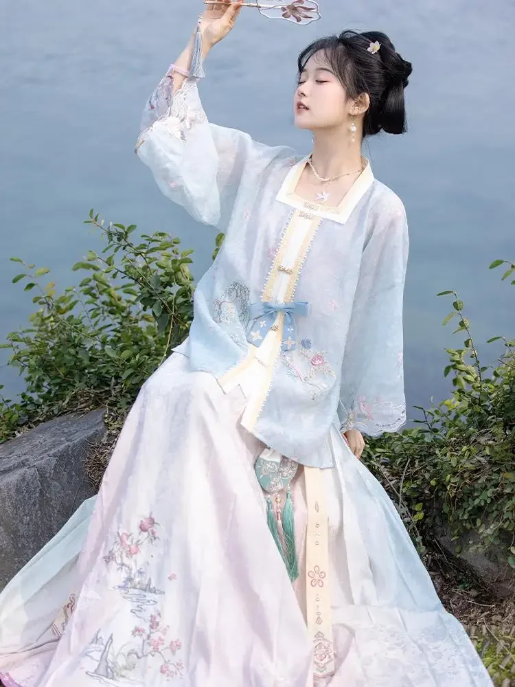 Chinese Traditional Girl Hanfu Dress Blue Square Necked Shirt Gradient Print Rainbow Horse Face Skirt Women Ancient Costume
Chinese Traditional Girl Hanfu Dress Blue Square Necked Shirt Gradient Print Rainbow Horse Face Skirt Women Ancient Costume