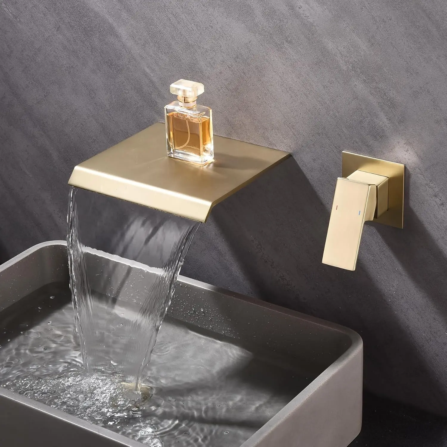 Modern Brushed Gold Single Handle Waterfall Tub Faucet with Rough-in Valve for Bathroom Sink
Modern Brushed Gold Single Handle Waterfall Tub Faucet with Rough-in Valve for Bathroom Sink