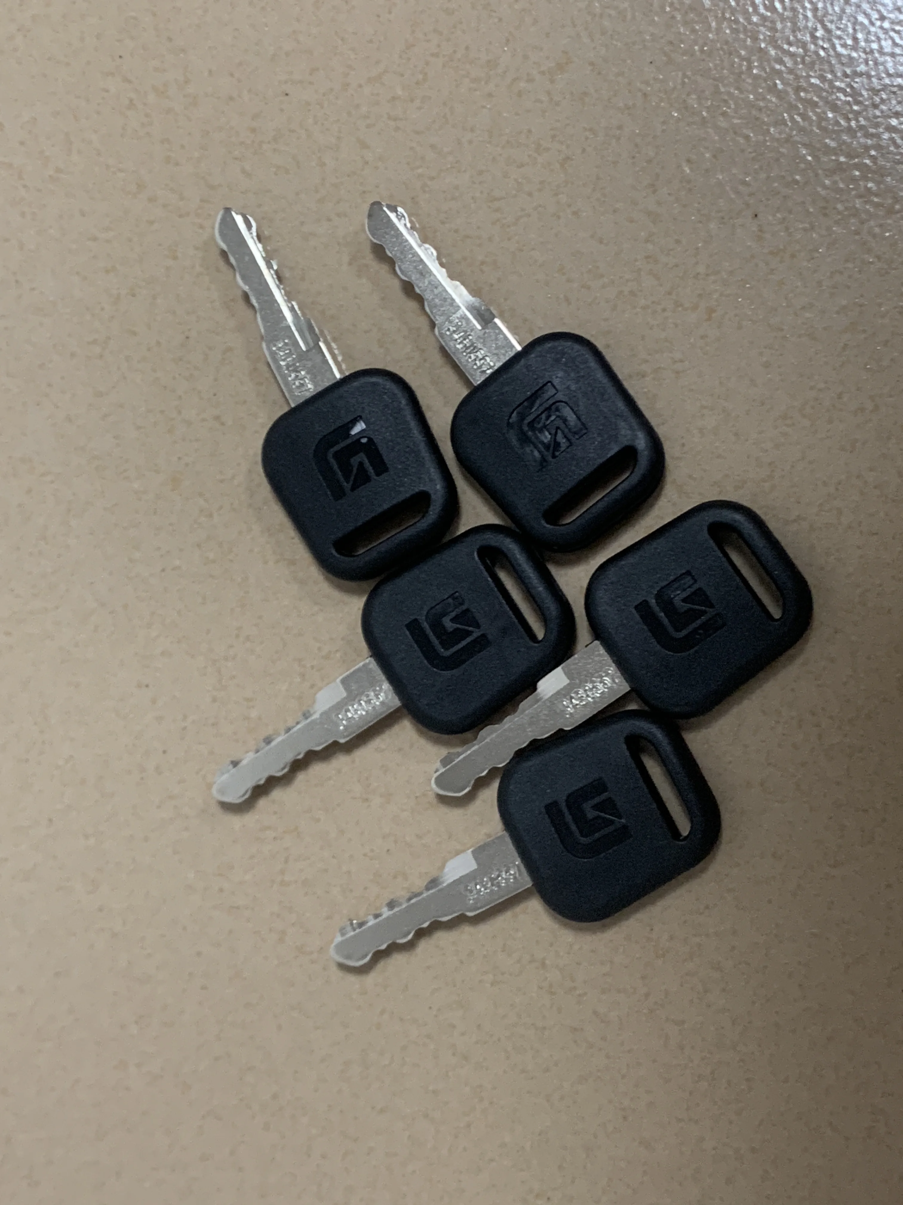 1/5/10/20PCS is suitable for 34B0557 LiuGong excavator and heavy equipment keys
1/5/10/20PCS is suitable for 34B0557 LiuGong excavator and heavy equipment keys