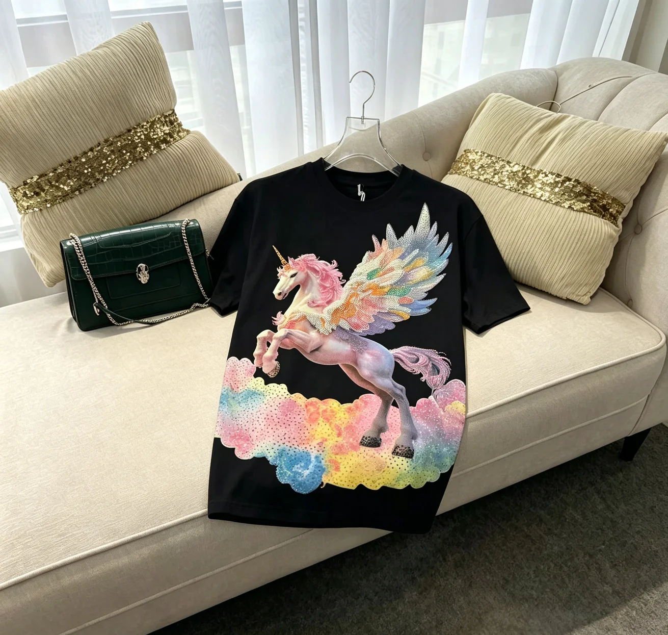Handsome Rainbow Pegasus Hot Diamonds Male T-shirt Large Size All-match Summer Round Neck Pullover Top Trendy Men's Cotton Tees
Handsome Rainbow Pegasus Hot Diamonds Male T-shirt Large Size All-match Summer Round Neck Pullover Top Trendy Men's Cotton Tees