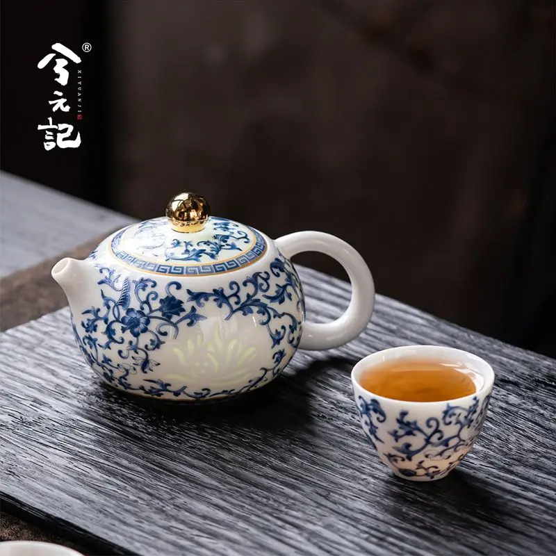 Jade-Colored Porcelain Blue And White Exquisite Tea Set Ceramic Lotus-Patterned Single Teapot High-End Chinese-Style Xishi
Jade-Colored Porcelain Blue And White Exquisite Tea Set Ceramic Lotus-Patterned Single Teapot High-End Chinese-Style Xishi