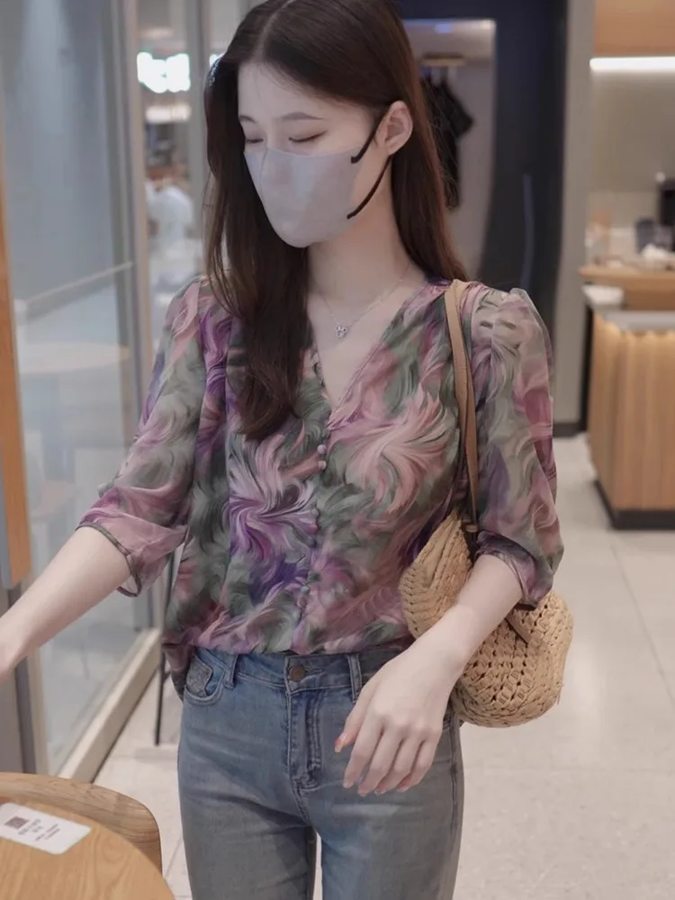 Fashionable V-Neck Seven-Sleeve Shirt Women's Summer Thin Chiffon Top Commute Style Elegant Lady Loose Fit Shirt Commuter Style
Fashionable V-Neck Seven-Sleeve Shirt Women's Summer Thin Chiffon Top Commute Style Elegant Lady Loose Fit Shirt Commuter Style