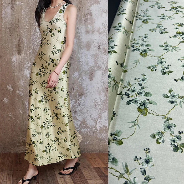 3m Elegant green leaf printing Silk Fabric Stretch 93% Mulberry Silk and 7% Spandex
3m Elegant green leaf printing Silk Fabric Stretch 93% Mulberry Silk and 7% Spandex
