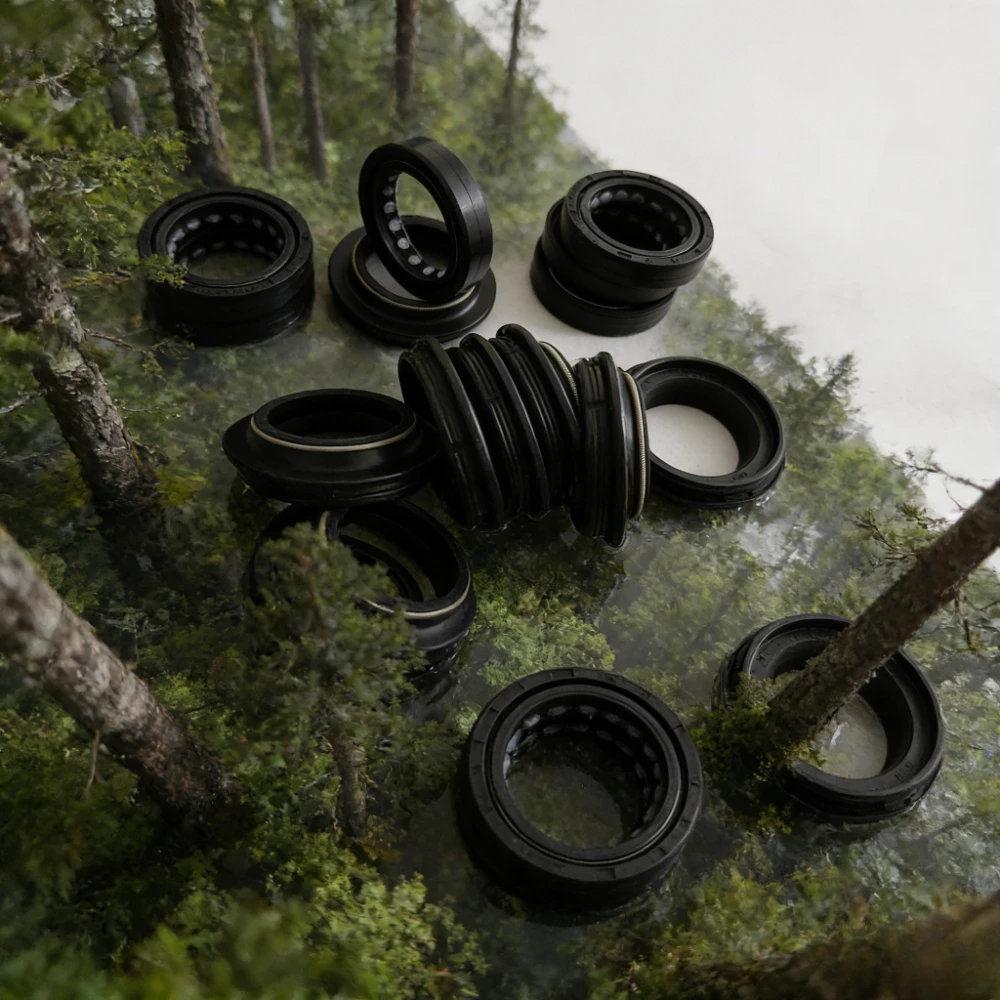 41x54x11 mm Front Fork Oil Seal 41*54 Dust Seal For Kawasaki ZR1000 Z1000 ZR Z 03-12 ZX1000 Ninja 1000 2011 12 Ninja ZX 1000 ABS
41x54x11 mm Front Fork Oil Seal 41*54 Dust Seal For Kawasaki ZR1000 Z1000 ZR Z 03-12 ZX1000 Ninja 1000 2011 12 Ninja ZX 1000 ABS