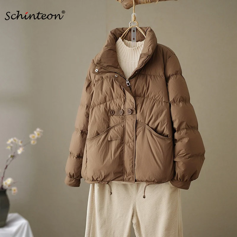 Schinteon Women Down Jacket Casual Loose Simple Style Autumn Winter Outwear Stand Collar White Duck Down Short Coat 2024 New
Schinteon Women Down Jacket Casual Loose Simple Style Autumn Winter Outwear Stand Collar White Duck Down Short Coat 2024 New
