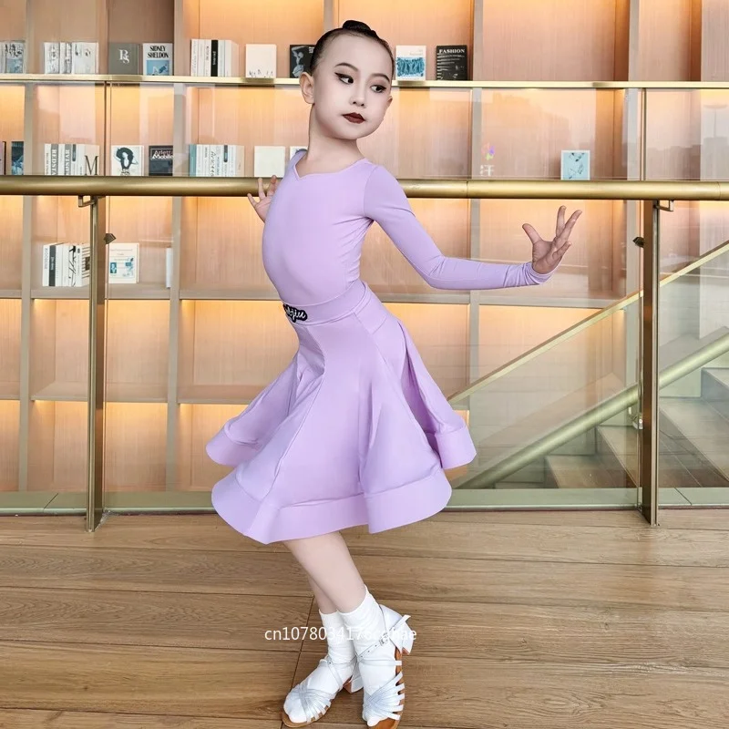 Latin dance costumes women's ballroom competition costumes practice professional standard dance costumes high collars
Latin dance costumes women's ballroom competition costumes practice professional standard dance costumes high collars
