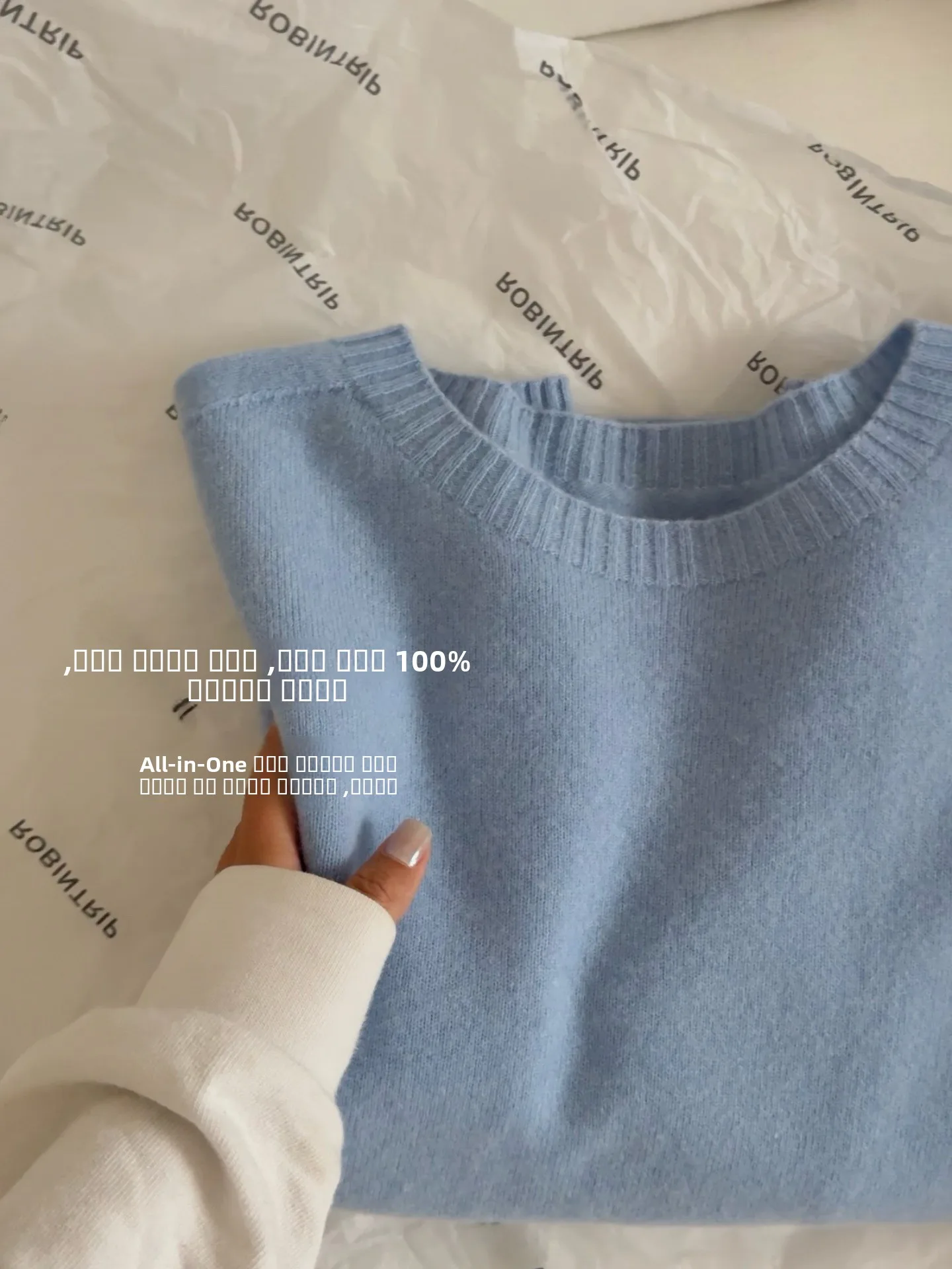 Мягкий синий вязаный свитер из 100% шерсти, теплый, с длинными рукавами, круглым вырезом, прямого кроя, женский.
Мягкий синий вязаный свитер из 100% шерсти, теплый, с длинными рукавами, круглым вырезом, прямого кроя, женский.