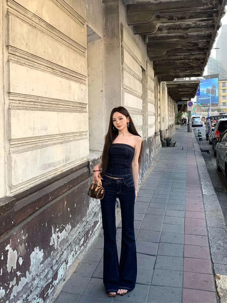 Summer 2026 Women's Fashion Set High Waist Bell Bottom Jeans Vest Sleeveless Casual Style Retro Hot Girl Trend Chinese Brand
Summer 2026 Women's Fashion Set High Waist Bell Bottom Jeans Vest Sleeveless Casual Style Retro Hot Girl Trend Chinese Brand