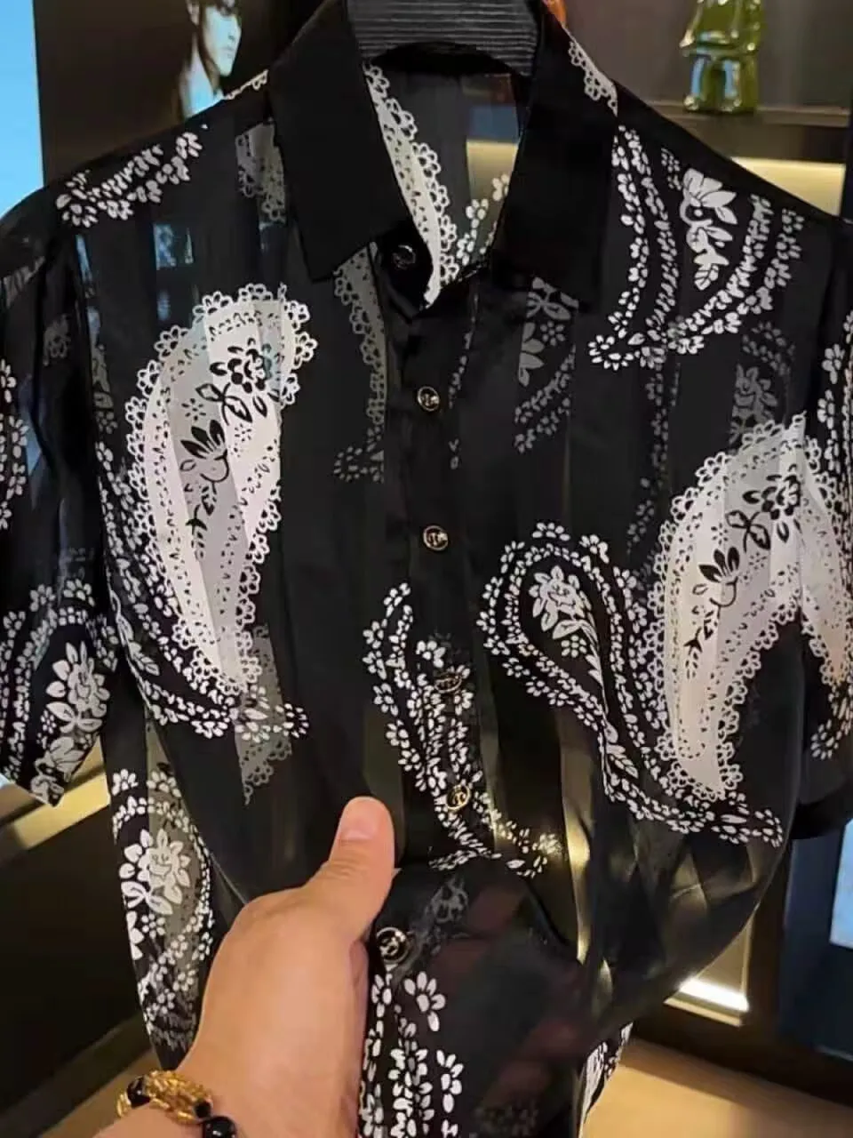 Casual Summer Men's Shirt Fashionable Short Sleeve Loose Fit Breathable Thin Style Business Gentleman Polyester Spandex Blend
Casual Summer Men's Shirt Fashionable Short Sleeve Loose Fit Breathable Thin Style Business Gentleman Polyester Spandex Blend