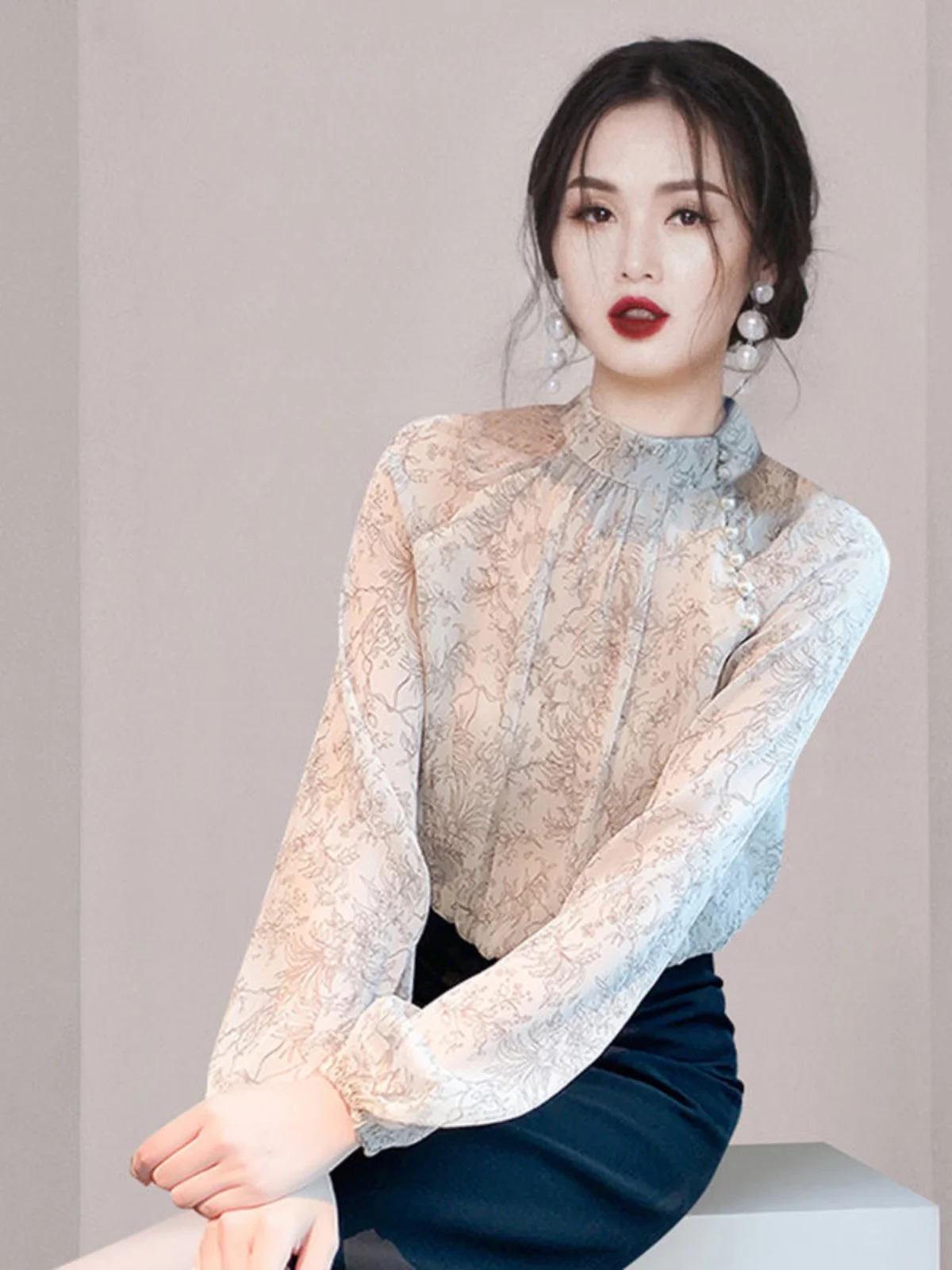 Elegant plus Size Slimming Shirt Spring Autumn New Style Sweet Ladylike Chiffon Long Sleeve Straight Cut Top Versatile Fashion
Elegant plus Size Slimming Shirt Spring Autumn New Style Sweet Ladylike Chiffon Long Sleeve Straight Cut Top Versatile Fashion