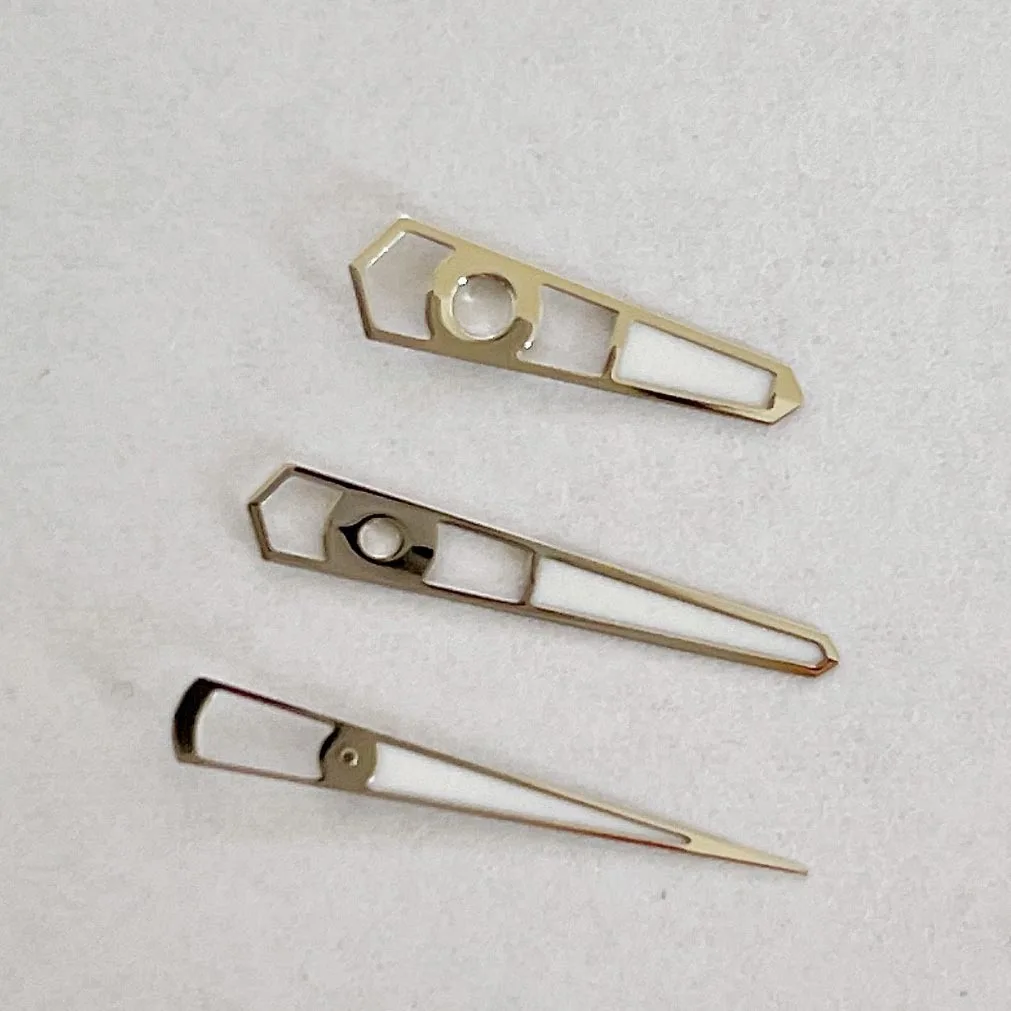 Silver Edge White Watch Hands - Clean Design for NH35 NH36 4R Automatic Movements
Silver Edge White Watch Hands - Clean Design for NH35 NH36 4R Automatic Movements