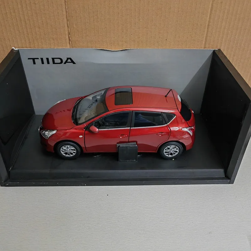 1:18 Scale NISSAN TIIDA Old 2011 Hatchback Alloy Car Model Collection Ornaments
1:18 Scale NISSAN TIIDA Old 2011 Hatchback Alloy Car Model Collection Ornaments