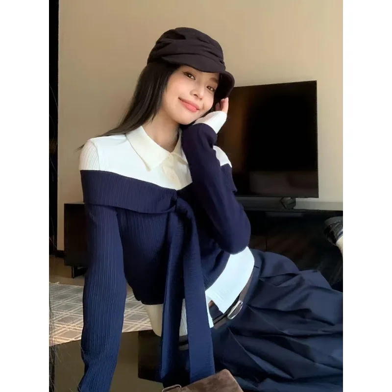 Осенняя новая нишевая футболка в корейском стиле из двух частей с длинными рукавами, темно-синие с белыми бретелями, текстурированные топы для женщин 
Осенняя новая нишевая футболка в корейском стиле из двух частей с длинными рукавами, темно-синие с белыми бретелями, текстурированные топы для женщин