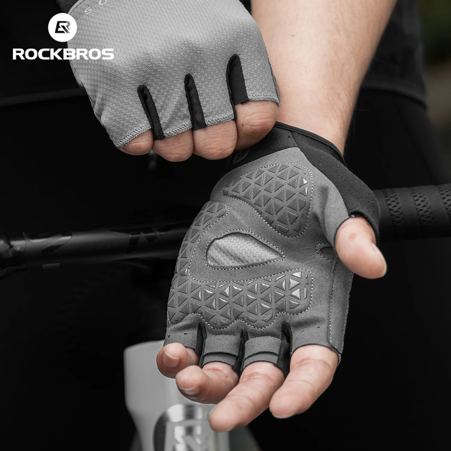 ROCKBROS Cycling Half Finger Gloves Breathable Mesh Back Silicone Anti-slip Gloves Shock Absorbing Pads Lightweight Sports Glove
ROCKBROS Cycling Half Finger Gloves Breathable Mesh Back Silicone Anti-slip Gloves Shock Absorbing Pads Lightweight Sports Glove