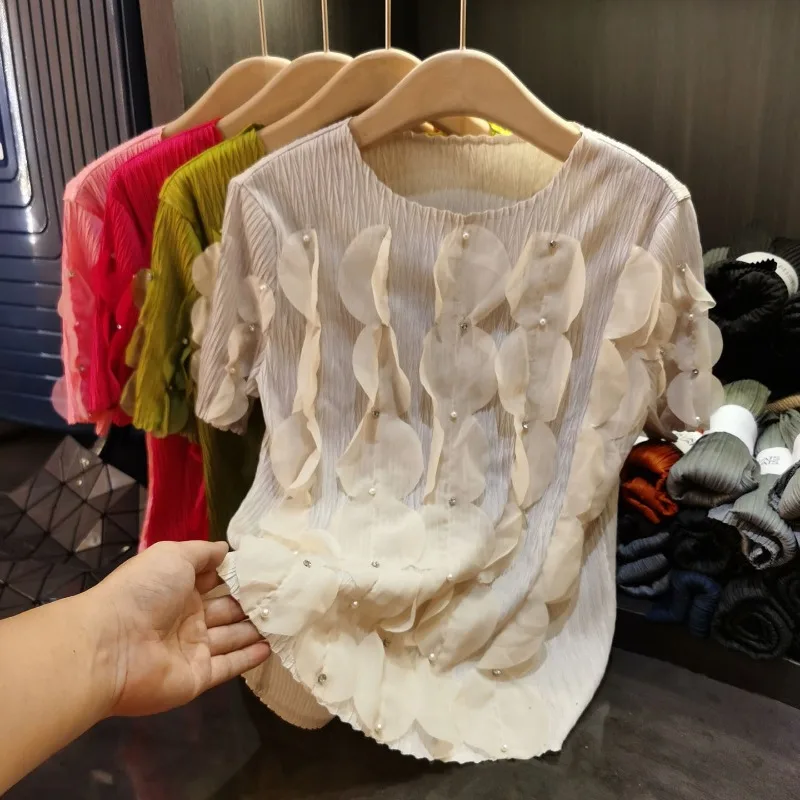 Summer New Miyake Fashion Petal Edge Solid Color Beaded Round Neck Short-sleeved Pleated Blouse Women Simple with Elasticity
Summer New Miyake Fashion Petal Edge Solid Color Beaded Round Neck Short-sleeved Pleated Blouse Women Simple with Elasticity