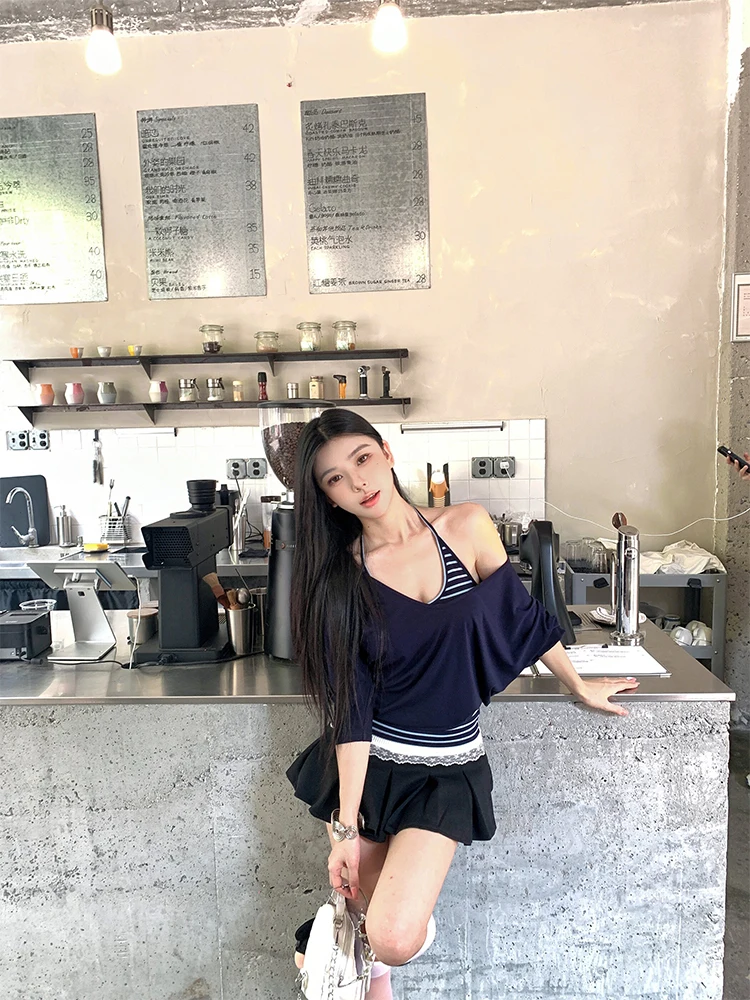 Kumikumi Spicy Girl Loose Short Sleeve T-Shirt Women's Summer Slimming Half Skirt Three-piece Set High Waist V-neck T-shirt
Kumikumi Spicy Girl Loose Short Sleeve T-Shirt Women's Summer Slimming Half Skirt Three-piece Set High Waist V-neck T-shirt
