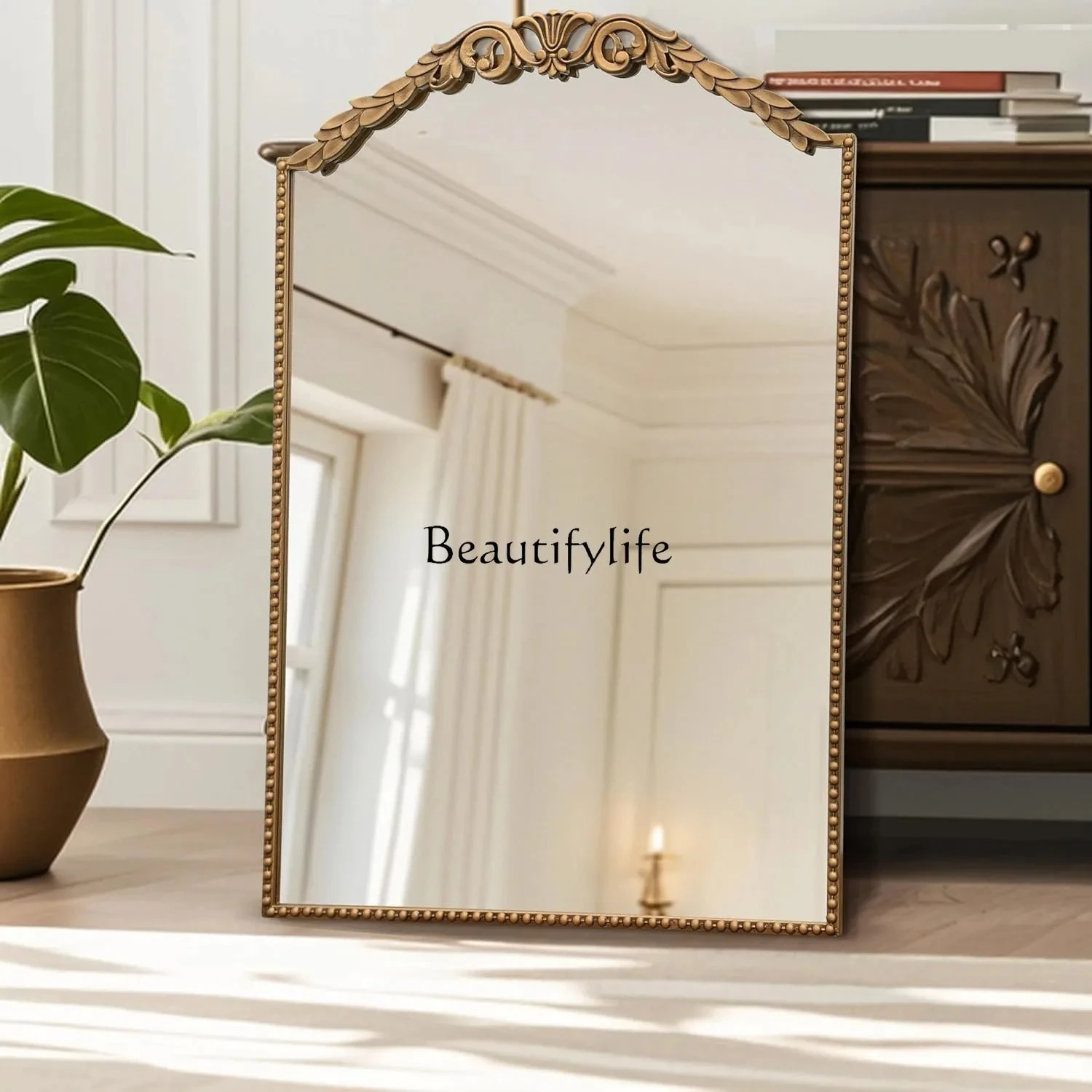 Bathroom arched cosmetic mirror living room entrance wall European light luxury decorative mirror
Bathroom arched cosmetic mirror living room entrance wall European light luxury decorative mirror
