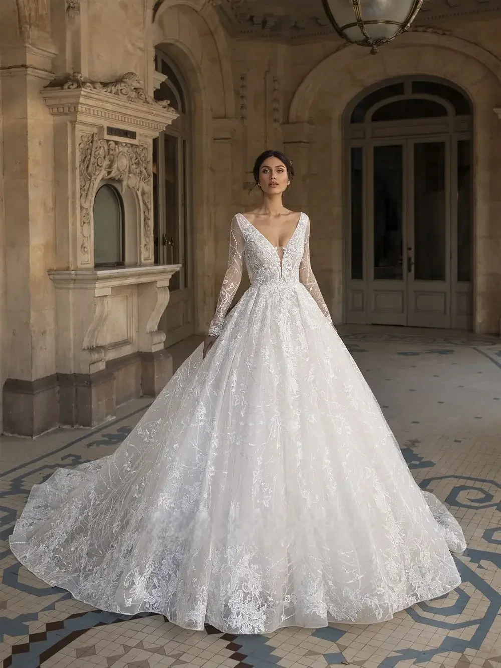 Flavinke Customized Princess Wedding Dresses V-Neck Long Sleeve Vestido De Novia Lace Appliques Court Train Made Bridal Gown
Flavinke Customized Princess Wedding Dresses V-Neck Long Sleeve Vestido De Novia Lace Appliques Court Train Made Bridal Gown