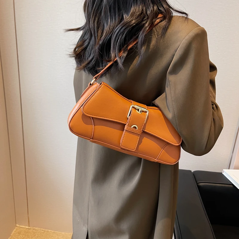 Ladies Vintage Style Shoulder Bag Simple Square Messenger Bag Ladies Compartment Handbag Designer Ladies Underarm Messenger Bag
Ladies Vintage Style Shoulder Bag Simple Square Messenger Bag Ladies Compartment Handbag Designer Ladies Underarm Messenger Bag