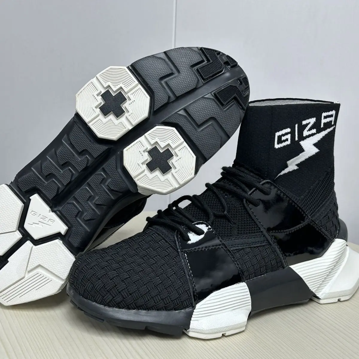 Mens Sock Sneakers High Top Sock Boots Mens Running Sneakers Mens Knitted Sneakers Sneakers Casual Shoes Walking Shoes
Mens Sock Sneakers High Top Sock Boots Mens Running Sneakers Mens Knitted Sneakers Sneakers Casual Shoes Walking Shoes