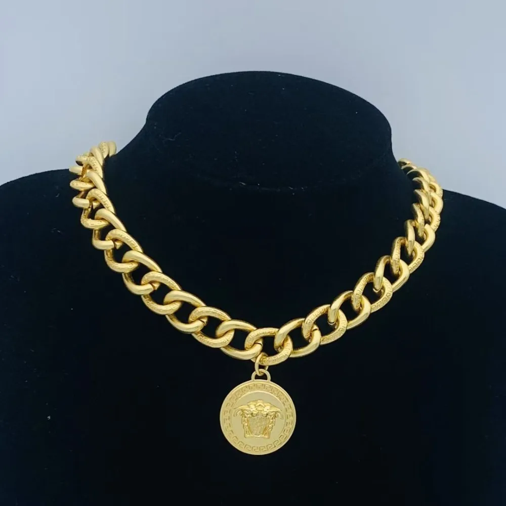 2025 New Paperclip Avatar Necklace Court Round Neck Chain Labyrinth Retro Collarbone Chain
2025 New Paperclip Avatar Necklace Court Round Neck Chain Labyrinth Retro Collarbone Chain