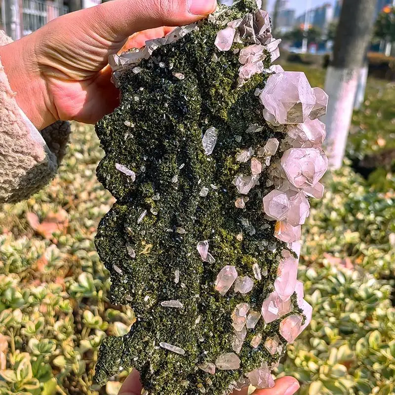 Зеленый эпидот, необработанный камень, нерегулярные исцеляющие натуральные камни, натуральный цоизит, необработанный декор для аквариума, домашний декор
Зеленый эпидот, необработанный камень, нерегулярные исцеляющие натуральные камни, натуральный цоизит, необработанный декор для аквариума, домашний декор