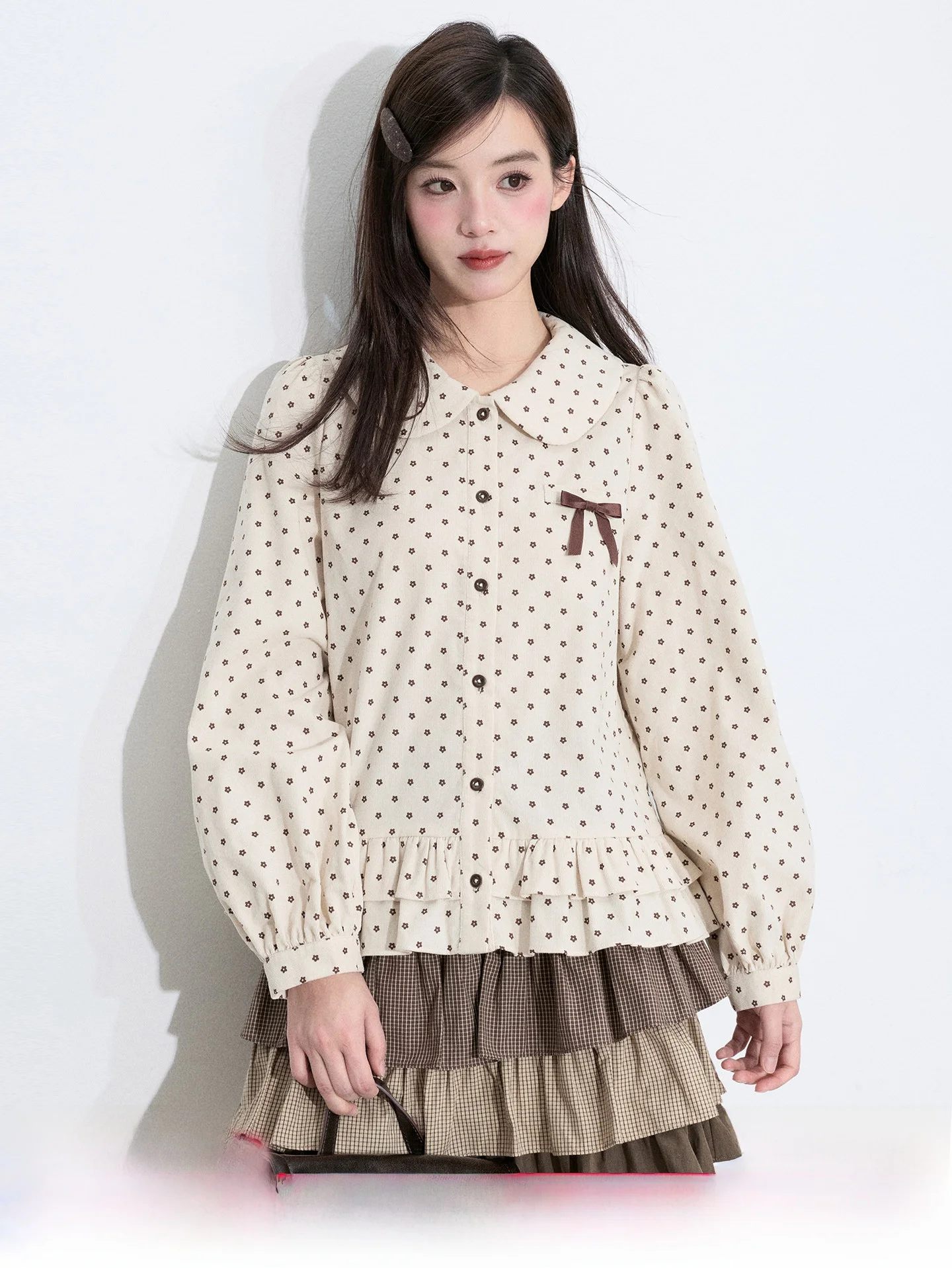 Original Design Spring Floral Print Cotton Shirt Women's Long Sleeve Velvet Doll Collar Lantern Sleeve Button up Top
Original Design Spring Floral Print Cotton Shirt Women's Long Sleeve Velvet Doll Collar Lantern Sleeve Button up Top