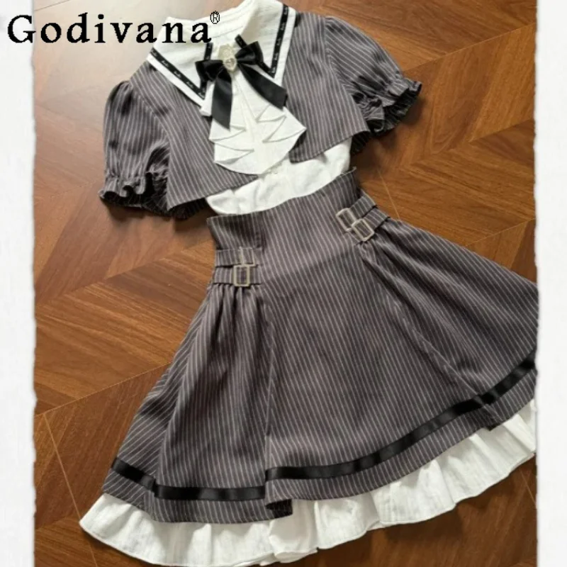Japanese College Sweet Cool Striped Fake Two-piece Short Puff Sleeve Shirt Fashion High Waist A-line Age Reduction Girl Skirt
Japanese College Sweet Cool Striped Fake Two-piece Short Puff Sleeve Shirt Fashion High Waist A-line Age Reduction Girl Skirt