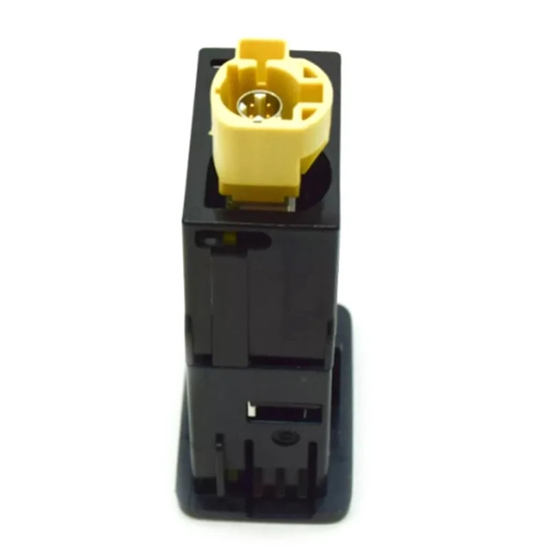 Portable AUX Auxiliary Multimedia Connection Unit A2478204602 Audio Socket USB Port Type-C Charging Port For E W213
Portable AUX Auxiliary Multimedia Connection Unit A2478204602 Audio Socket USB Port Type-C Charging Port For E W213