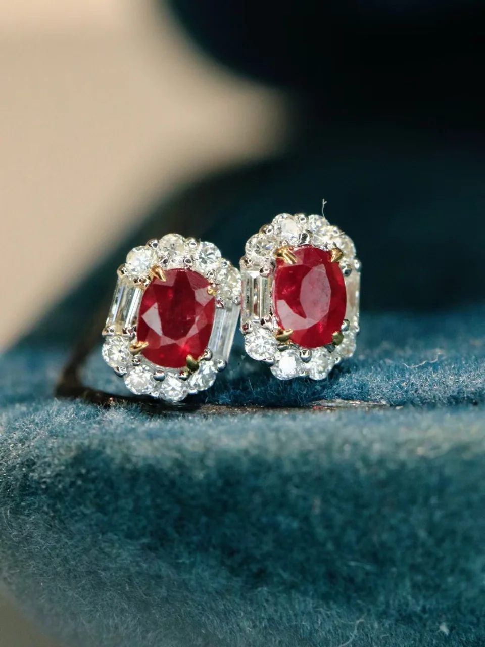Luxury 18K Solid Gold Set 0.34ct Natural Ruby & 0.14ct Genuine Diamond Ear Studs Piegon Blood Red Earrings High Jewelry Retailer
Luxury 18K Solid Gold Set 0.34ct Natural Ruby & 0.14ct Genuine Diamond Ear Studs Piegon Blood Red Earrings High Jewelry Retailer