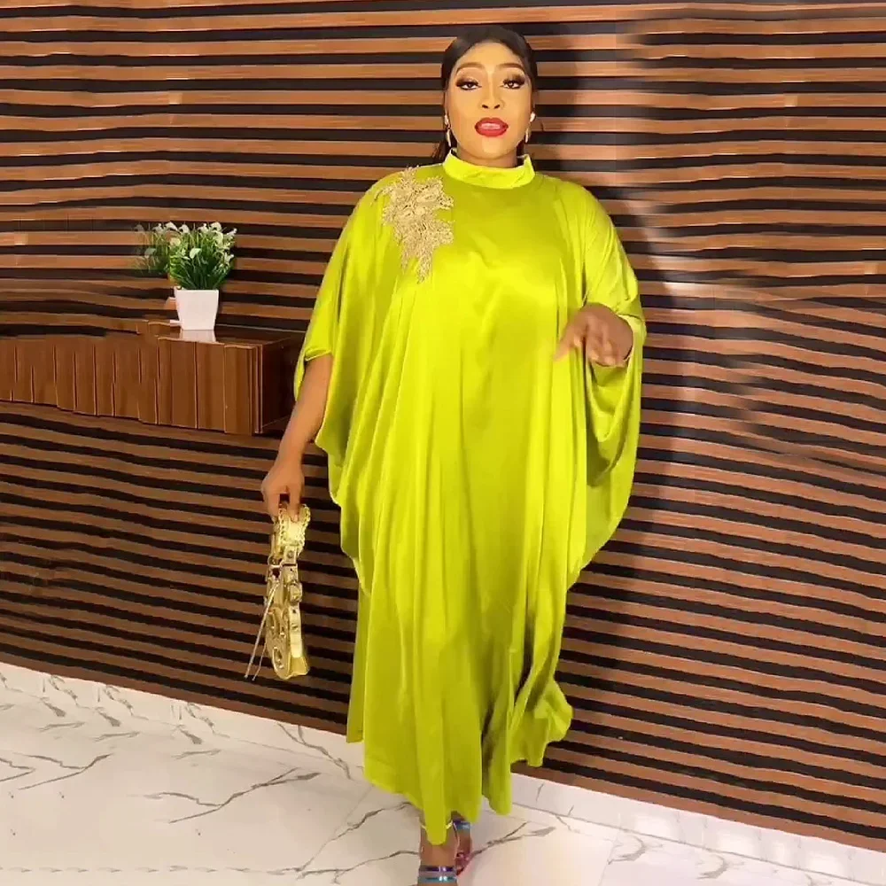 African mother loose dress stand collar Batu sleeve national clothing silk fabric with diamond decal decorative large skirt
African mother loose dress stand collar Batu sleeve national clothing silk fabric with diamond decal decorative large skirt