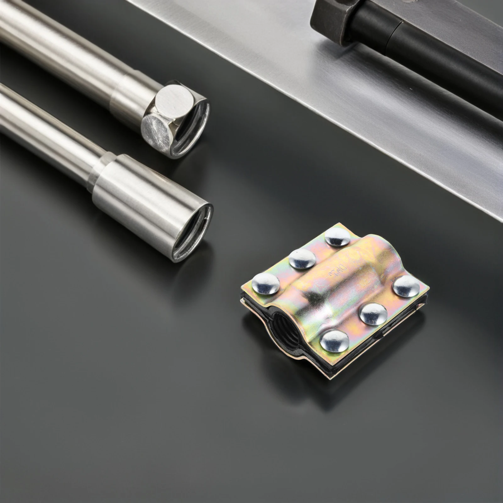 Зажим для ремонта труб Pe для различных материалов, сверхмощный герметик для утечек, сантехническая стальная герметизация домашних труб
Зажим для ремонта труб Pe для различных материалов, сверхмощный герметик для утечек, сантехническая стальная герметизация домашних труб