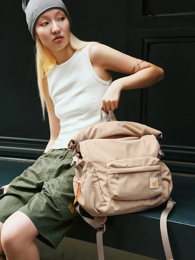 Vaoper Commuter Leisure Large Capacity Scroll Backpack Nylon Material Dual Shoulder Strap Zipper Closure Unisex Backpack
Vaoper Commuter Leisure Large Capacity Scroll Backpack Nylon Material Dual Shoulder Strap Zipper Closure Unisex Backpack