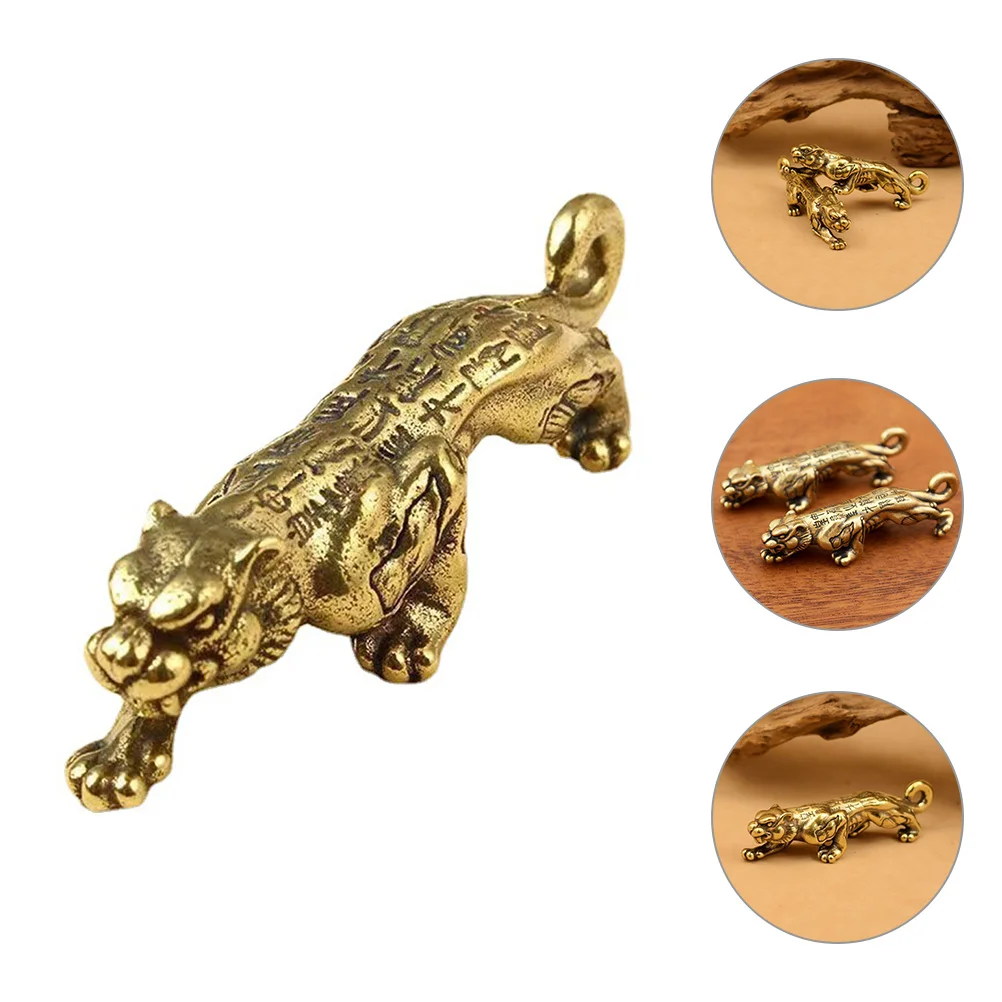 Brass Tiger Charm Keychain Pendant Mini Figurines Keyring Bag Hanging Decor Vintage Gifts Small Size Lightweight Portable
Brass Tiger Charm Keychain Pendant Mini Figurines Keyring Bag Hanging Decor Vintage Gifts Small Size Lightweight Portable