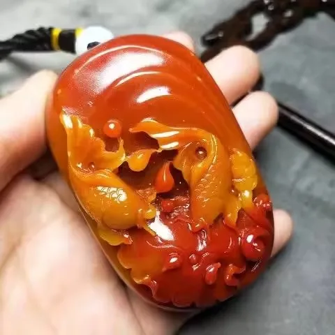 Shoushan stone has more than one hand-held piece every year. Playing with red Shoushan stone hand-held pieces.
Shoushan stone has more than one hand-held piece every year. Playing with red Shoushan stone hand-held pieces.