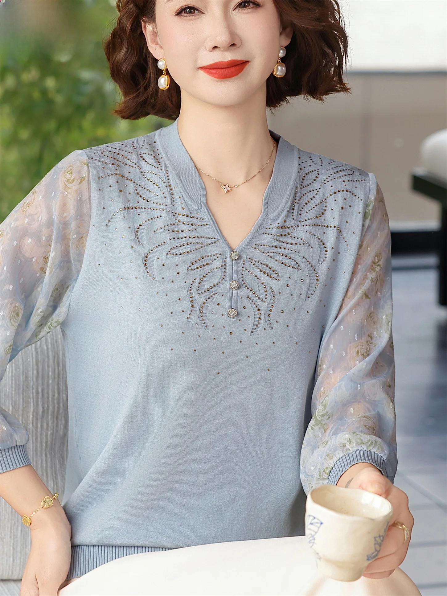 Spring Fashion Knitted Sleeveless T-shirt Mid-aged And Elderly Women's V-neck Loose Fit Anti-static Warm Easy to Clean Top
Spring Fashion Knitted Sleeveless T-shirt Mid-aged And Elderly Women's V-neck Loose Fit Anti-static Warm Easy to Clean Top