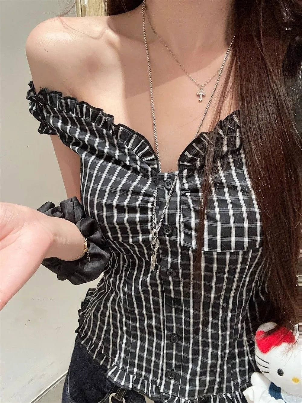 Retro Black White Plaid One Shoulder Short Shirt Women's Summer Two Wear Ways Shoulder Bared Slim Fit Hot Girl Top
Retro Black White Plaid One Shoulder Short Shirt Women's Summer Two Wear Ways Shoulder Bared Slim Fit Hot Girl Top