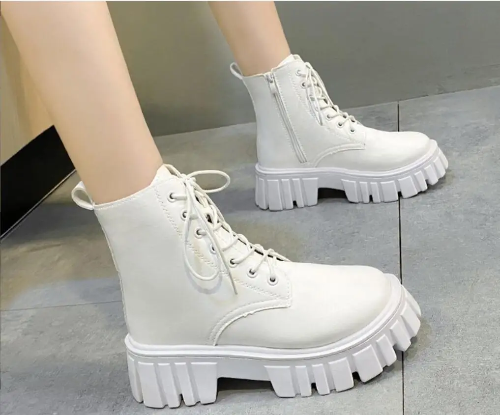 New fASHION Women Shoes Boots Ankle Autumn Thick bottom frenulum PU Leather Thick With Fur Ladies Short Boots Motorcycle Boots
New fASHION Women Shoes Boots Ankle Autumn Thick bottom frenulum PU Leather Thick With Fur Ladies Short Boots Motorcycle Boots