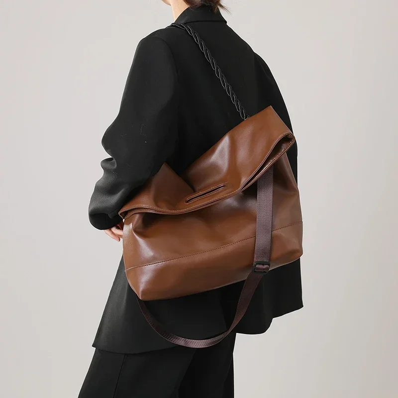 Designer Handbag Purse Large Capacity Women Classic Trend Folds Soft Leather Shoulder Female Black Tote Bucket Messenger Bags
Designer Handbag Purse Large Capacity Women Classic Trend Folds Soft Leather Shoulder Female Black Tote Bucket Messenger Bags