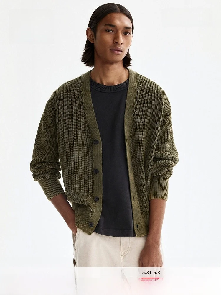New HM2026 Men's Casual Cotton Ribbed Knitted Cardigan Button Style Regular Thickness Spring 2026 Versatile Youthwear
New HM2026 Men's Casual Cotton Ribbed Knitted Cardigan Button Style Regular Thickness Spring 2026 Versatile Youthwear