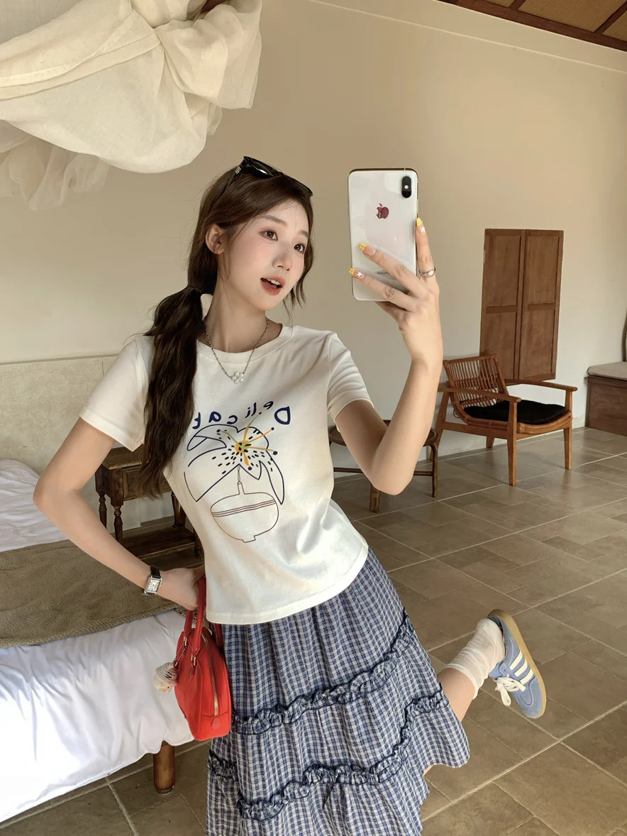 Sweet Style round Neck Short Sleeve T-Shirt And Skirt Set Women's Summer Fashion Outfit Light Weight Breathable Cotton
Sweet Style round Neck Short Sleeve T-Shirt And Skirt Set Women's Summer Fashion Outfit Light Weight Breathable Cotton