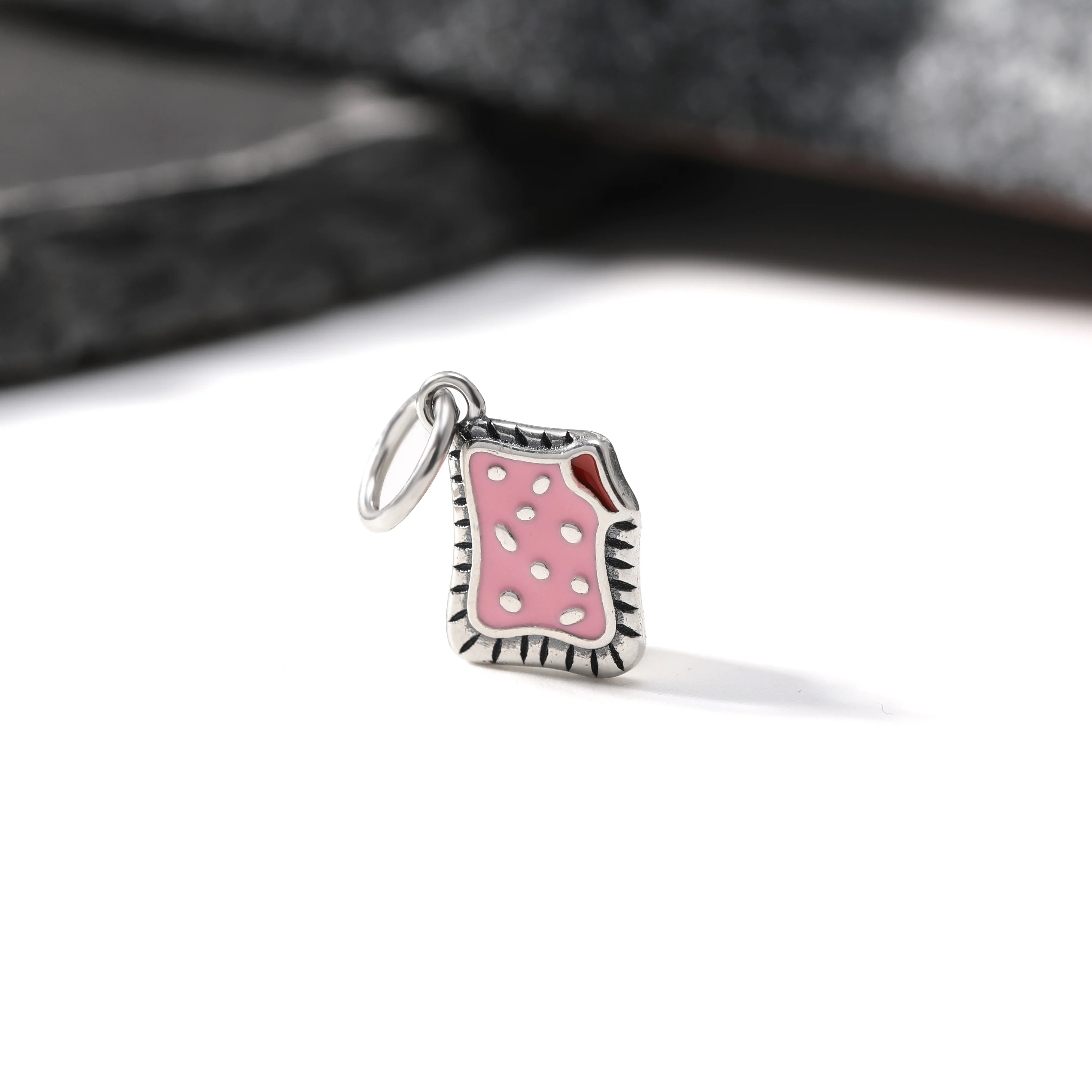 DJ004 genuine 925 sterling silver pendant enamel frosted toaster pastry charm pendant DIY silver jewelry
DJ004 genuine 925 sterling silver pendant enamel frosted toaster pastry charm pendant DIY silver jewelry
