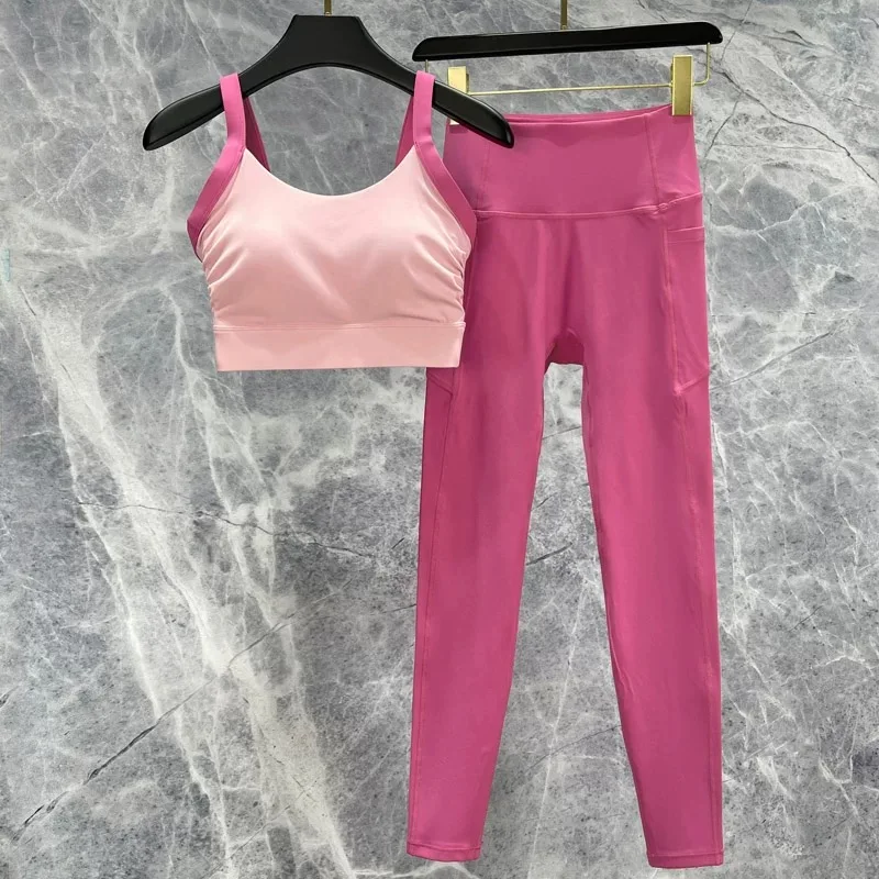 2PCS High Intensity Color Blocking Cross Back Integrated Yoga Set Sports Underwear High Waist and Hip Lifting Fitness Leggings
2PCS High Intensity Color Blocking Cross Back Integrated Yoga Set Sports Underwear High Waist and Hip Lifting Fitness Leggings