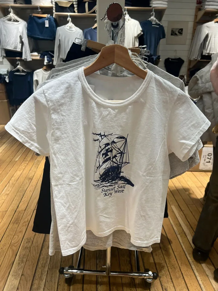 Graphic Print Casual T-shirt Woman Round Neck Short Sleeve Cotton Tee Tops Summer Vintage Streetwear Y2k Tshirt Women's Top
Graphic Print Casual T-shirt Woman Round Neck Short Sleeve Cotton Tee Tops Summer Vintage Streetwear Y2k Tshirt Women's Top