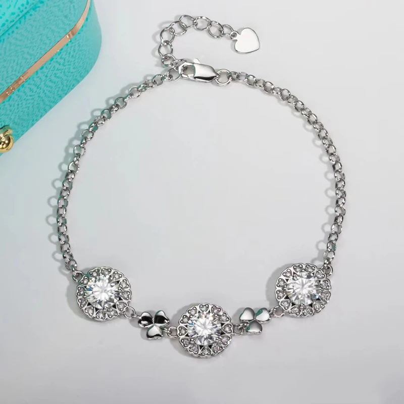 Trendy 925 Sterling Silver 3ct D Color VVS1 Moissanite Bracelet for Women Jewelry Diamond Test Pass 3 Stone Bracelets Gift
Trendy 925 Sterling Silver 3ct D Color VVS1 Moissanite Bracelet for Women Jewelry Diamond Test Pass 3 Stone Bracelets Gift